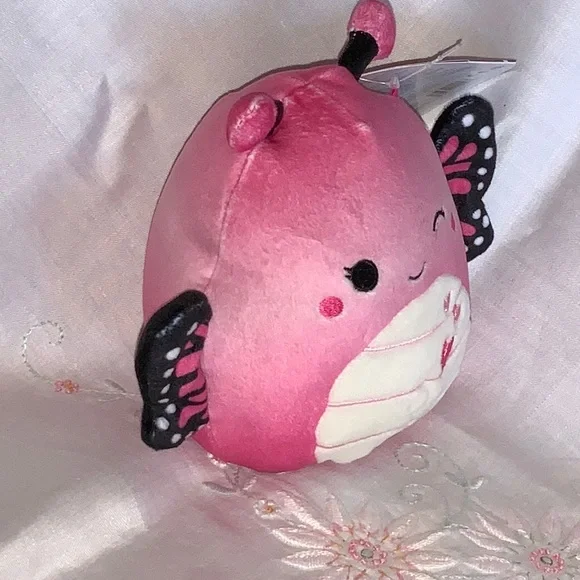 Squishmallows 5 Inch Arona Butterfly Valentines Day Hearts Pink and Black NWT - Picture 7 of 9
